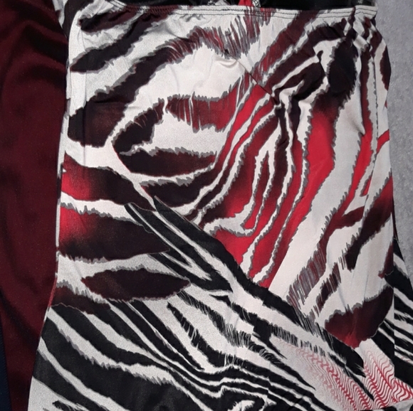 Beaded halter top - Picture 5 of 6